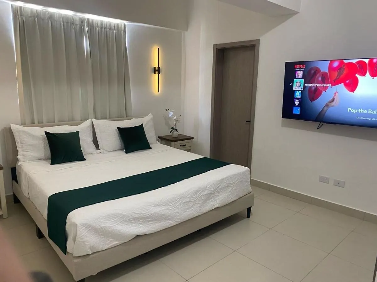 Luxury Modern 2 Bedroom Apt Kingbed,Pool,Gym,Rooftop Santo Domingo Lägenhet
